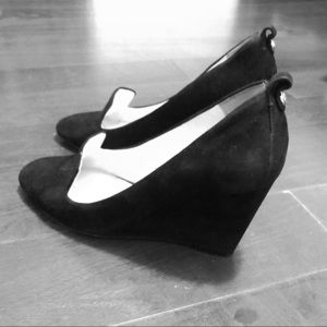 Vince Camuto - Black suede wedges